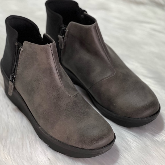 Clarks Cloudstepper Women's Step Rose Up Booties <wide fit> - Picture 8 of 11